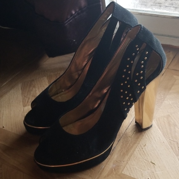 Heels - Picture 2 of 7